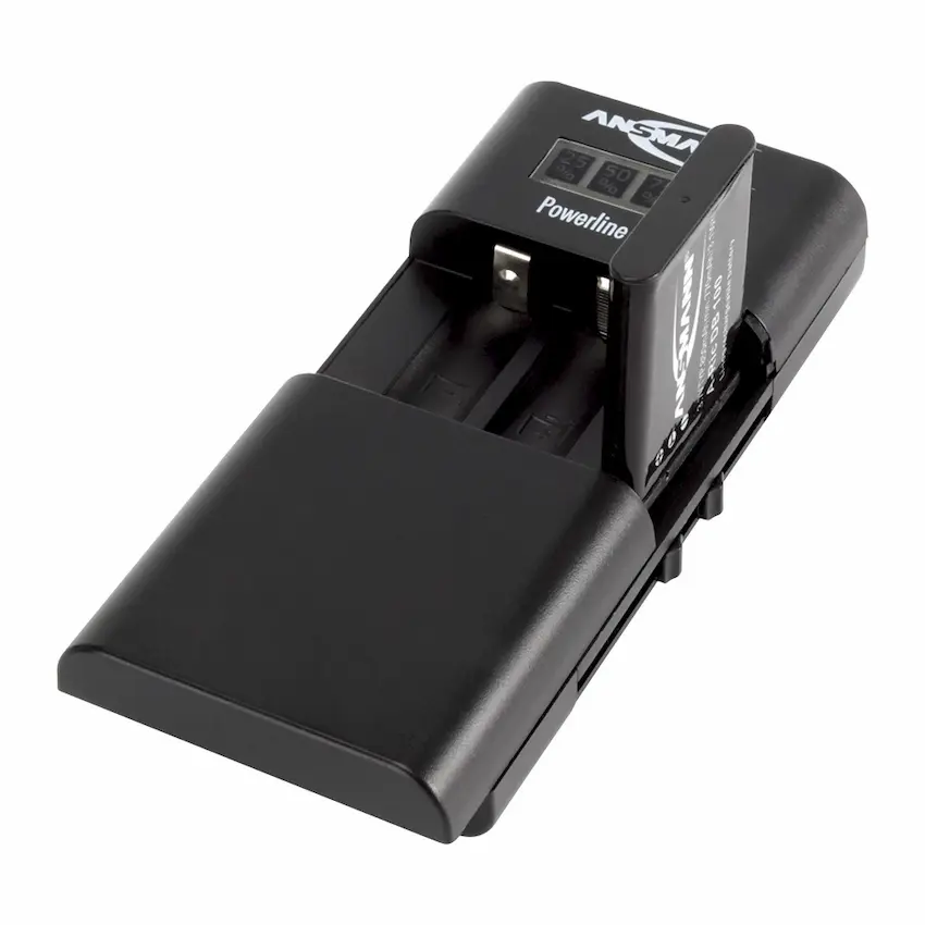 Imagen del cargador ANSMANN Powerline Vario contipos diferentes de baterías cargando
