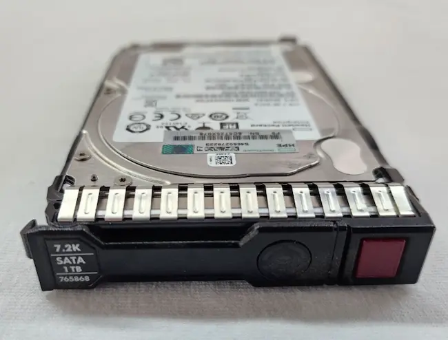 Vista del frente del HP 1TB 7.2K 6Gbps 2.5'' SATA HDD for ProLiant G8-10