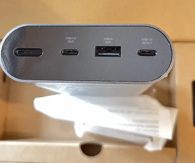 Targus 140W Laptop Portable Power Bank APB081 Top